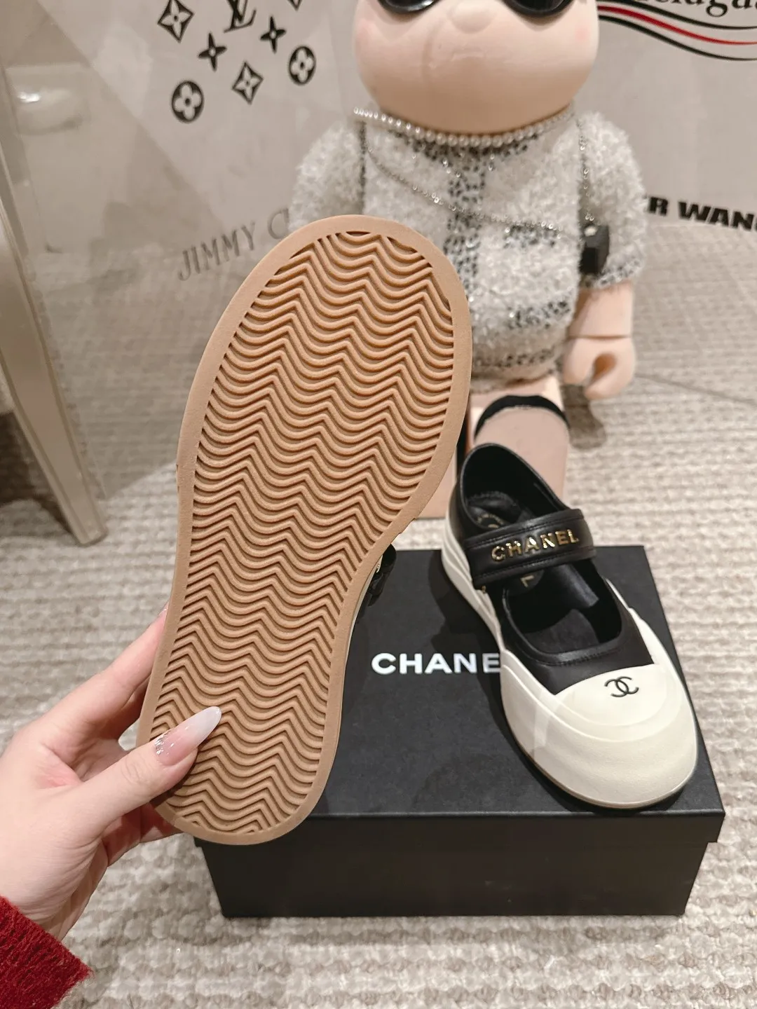 👟👟Ex-factory price 600👟👟 Chanel 25k new counter shoes, ceiling top quality [proud] This shoe is really a lucky star for small people, thick sole 5cm, more refined, rhombus, slim legs, the key is very comfortable upper foot: imported cowhide, lining: leather lining, outsole: genuine molded TPU outsole ~ 5cm heel height Size: 35-40 (41 made to order, non-refundable)